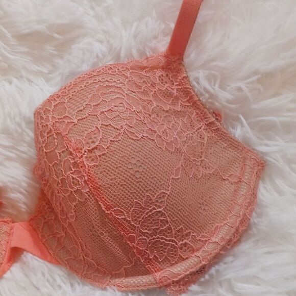 BCBGeneration 34B Underwire Lace Floral Bra - Picture 6 of 7